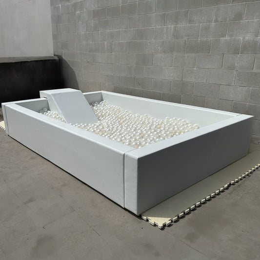 Slide & Splash Ball Pit with Slide